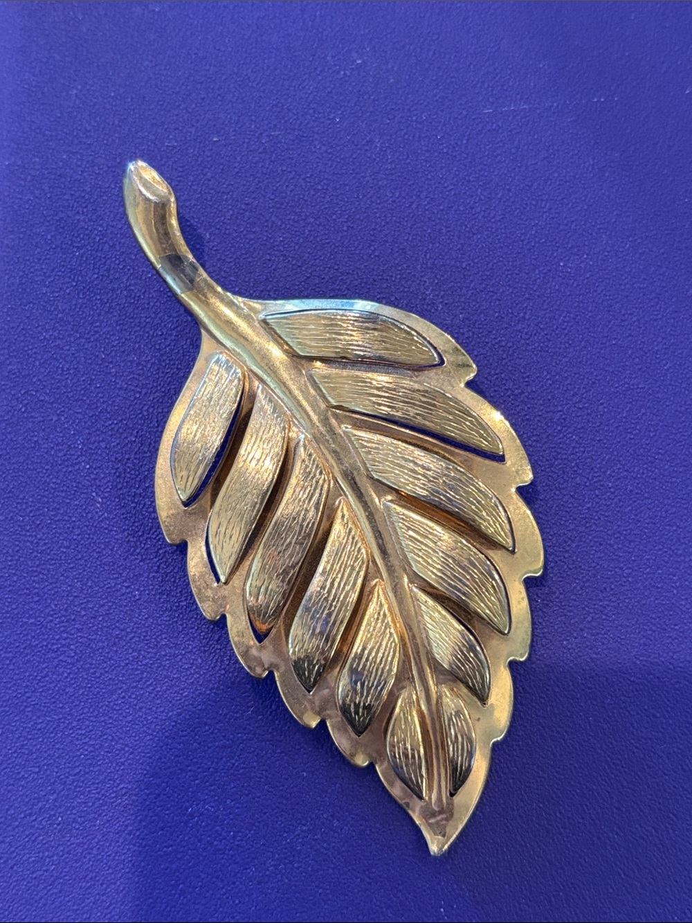 Vintage Goldtone 3D Leaf Brooch